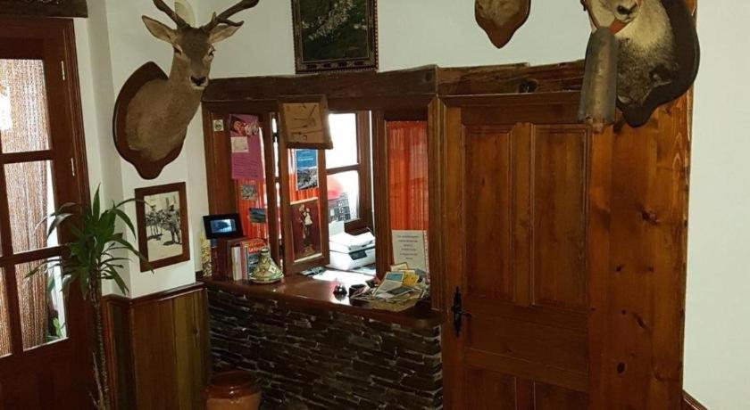 Apartamentos Siete Lagunas Trevélez Esterno foto